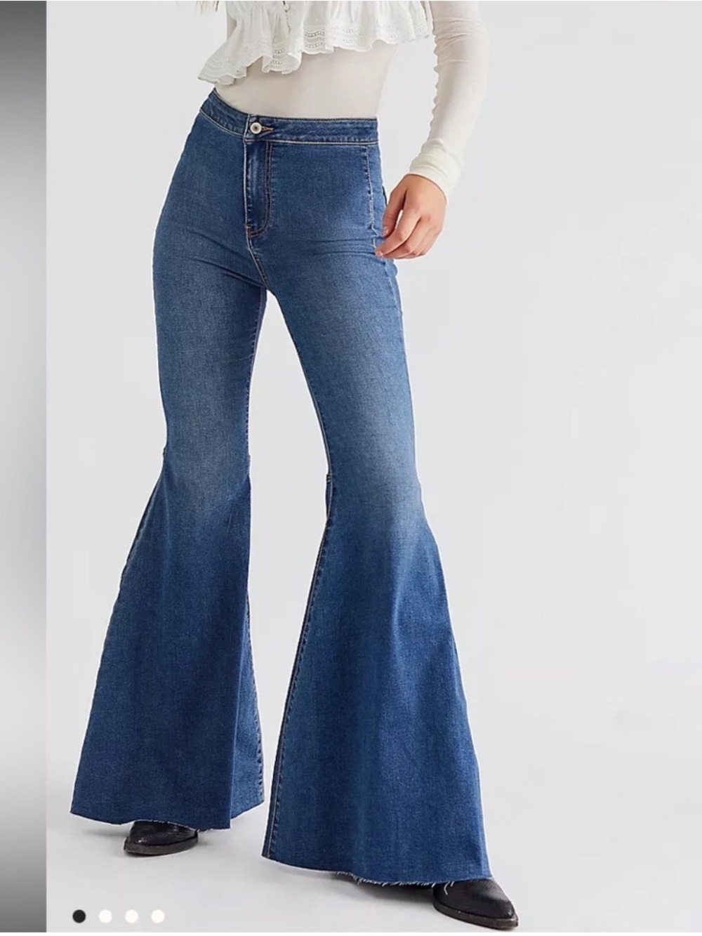WE THE FREE • FREE PEOPLE Just Float On Flare Bell Bottom Jeans Size 27